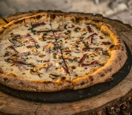 פיצה נפוליטנית